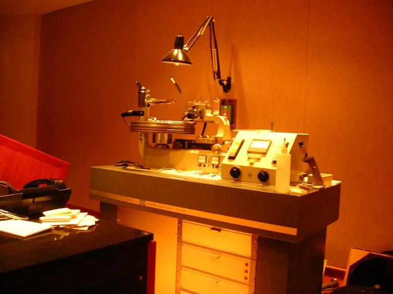 One Take, One Pressing: The British Artists Cutting Live Records in Real Time